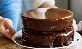Bolo de Chocolate Perfeito: Segredo da Massa Úmida e Irresistível