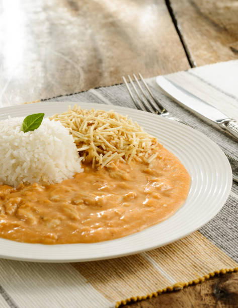 Strogonoff de Frango com Maionese: O Segredo da Cremosidade Strogonoff de Frango com Maionese: O Segredo da Cremosidade