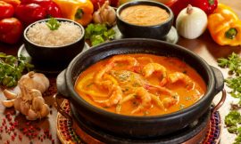 Moqueca Baiana Cremosa: O Segredo do Dendê no Microondas