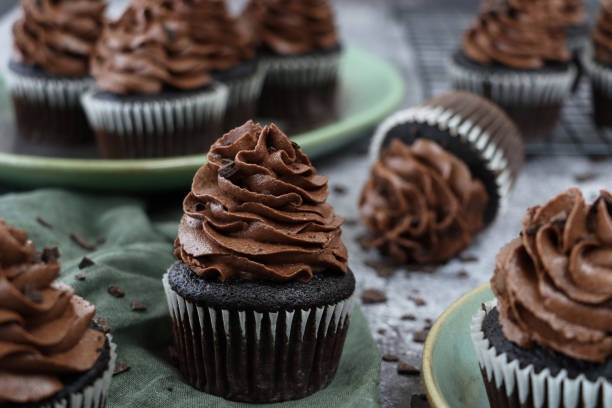 Cupcake de Chocolate: O Segredo da Massa Úmida que Derrete na Cupcake de Chocolate: O Segredo da Massa Úmida que Derrete na