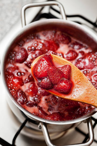 Geleia de Morango com Pedaços: O Segredo da Textura Perfeita Geleia de Morango com Pedaços: O Segredo da Textura Perfeita