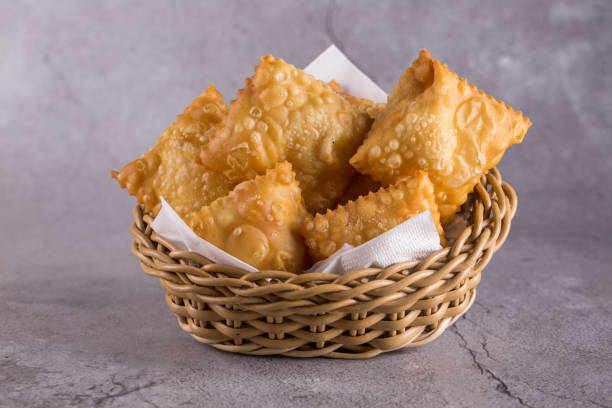 Pastel de Forno que Derrete na Boca: Segredo da Massa Crocante Pastel de Forno que Derrete na Boca: Segredo da Massa Crocante