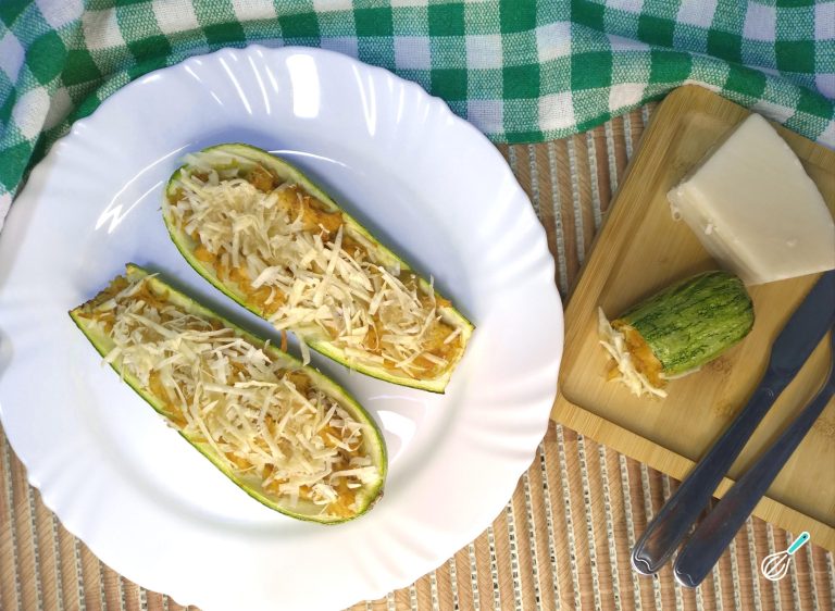 Abobrinha Recheada Airfryer Frango Queijo: Sabor e Praticidade!