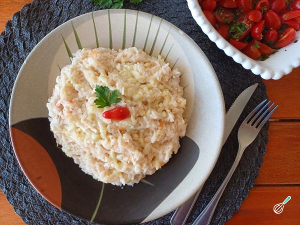 Arroz Cremoso de Frango: O Prato Único que Salva o Jantar em 20 Arroz Cremoso de Frango: O Prato Único que Salva o Jantar em 20