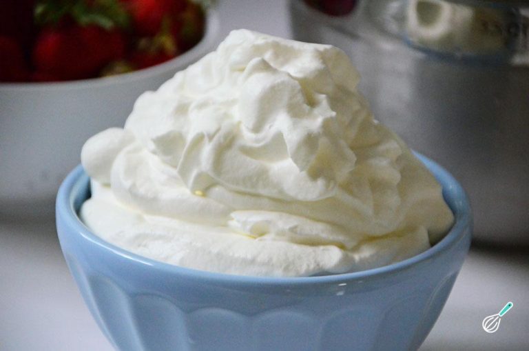 Chantilly de Creme de Leite: Simples e Incrível!