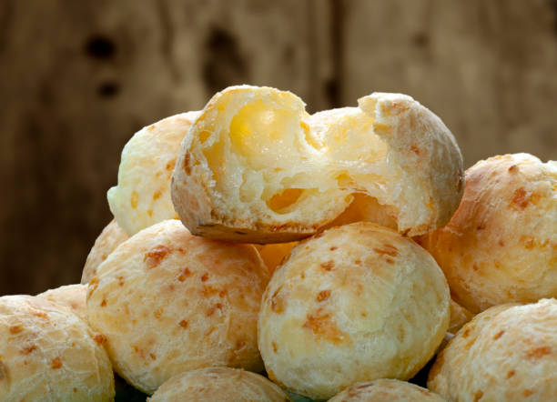 Bolinha de Queijo Crocante: O Segredo para Derreter na Boca Bolinha de Queijo Crocante: O Segredo para Derreter na Boca