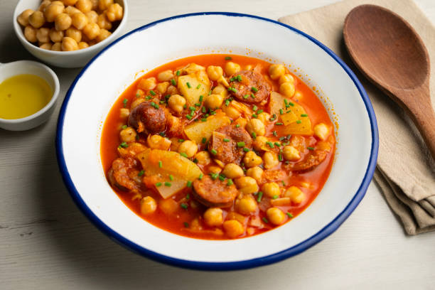 Puchero Clássico: Ensopado de Carne e Grão-de-Bico que Aquece