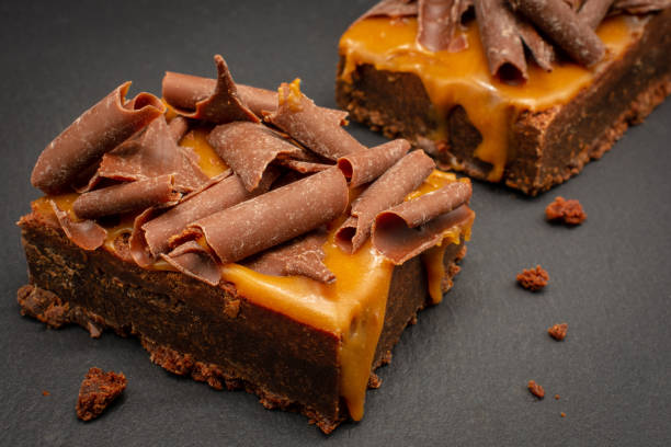 Twix de Tabuleiro Cremoso: O Doce Irresistível que Rende Muito Twix de Tabuleiro Cremoso: O Doce Irresistível que Rende Muito