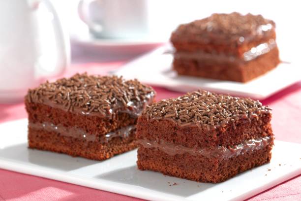 Bolo Brigadeiro Cremoso: O Segredo da Massa Fofinha que Derrete Bolo Brigadeiro Cremoso: O Segredo da Massa Fofinha que Derrete