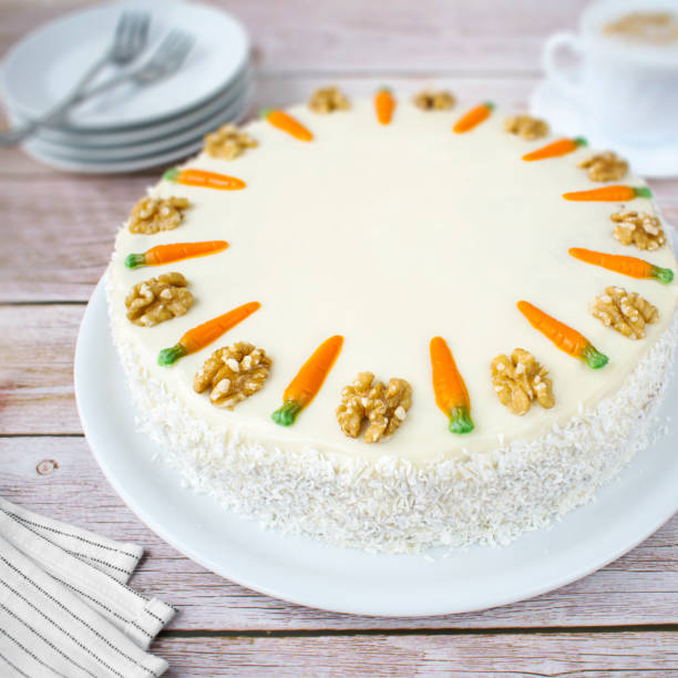 Bolo de Abacaxi com Creme: O Segredo da Camada Molhadinha Bolo de Abacaxi com Creme: O Segredo da Camada Molhadinha