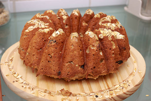 Bolo de Banana com Uva Passa: O Segredo da Massa Úmida e Crocante Bolo de Banana com Uva Passa: O Segredo da Massa Úmida e Crocante