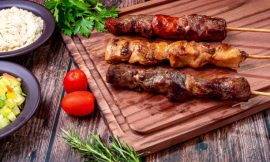 Kafta no Espeto Suculenta: O Segredo para não Desmanchar