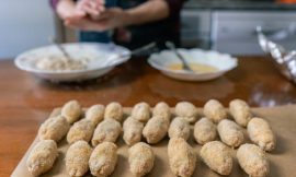 Croquete de Mandioca com Charque Crocante