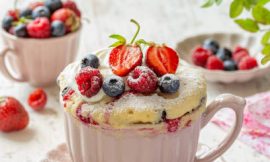 Torta de Morangos no Microondas: O Truque para Fazer Rápido