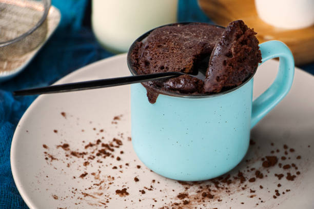 Bolo de Chocolate no Micro-ondas: O Truque da Massa Úmida Bolo de Chocolate no Micro-ondas: O Truque da Massa Úmida