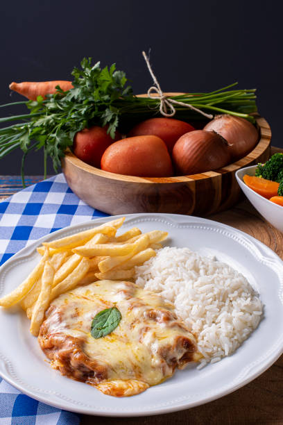 Frango à Parmegiana Cremoso: O Segredo do Requeijão que Derrete
