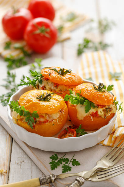 Tomate Recheado Cremoso de Micro-ondas: Receita Prática e Rápida Tomate Recheado Cremoso de Micro-ondas: Receita Prática e Rápida