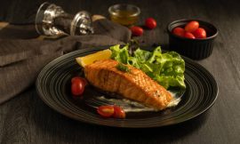 Salmão Cremoso com Molho de Ervas Finas: Sabor de Chef em Minutos