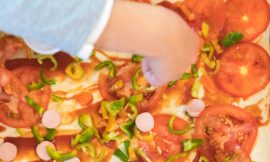 Salsicha com Molho de Tomate Caseiro: O Segredo da Infância