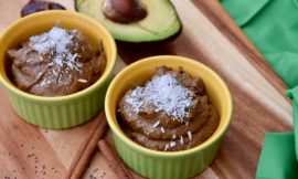 Paixão Cremosa de Chocolate e Castanhas que Desmancha na Boca