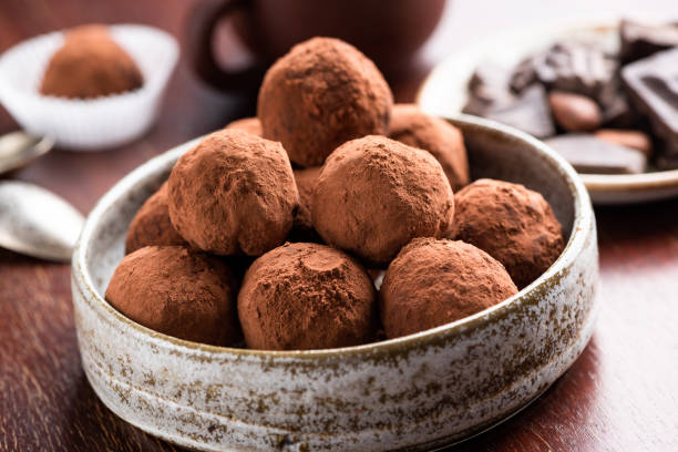 Trufas de Chocolate 70% Sem Lactose que Derretem na Boca Trufas de Chocolate 70% Sem Lactose que Derretem na Boca