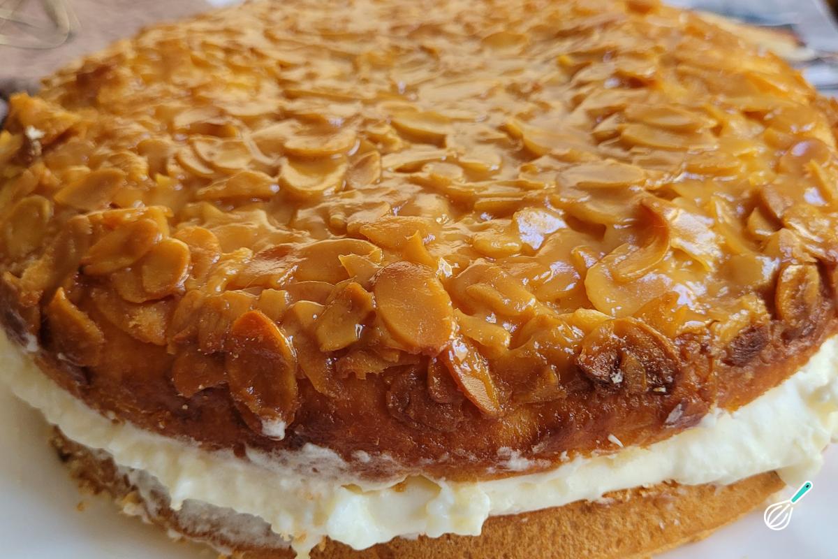 Bolo Picada de Abelha: Clássico Alemão com Mel e Amêndoas