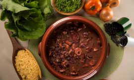 Escondidinho de Carne Seca com Purê de Mandioca Cremoso