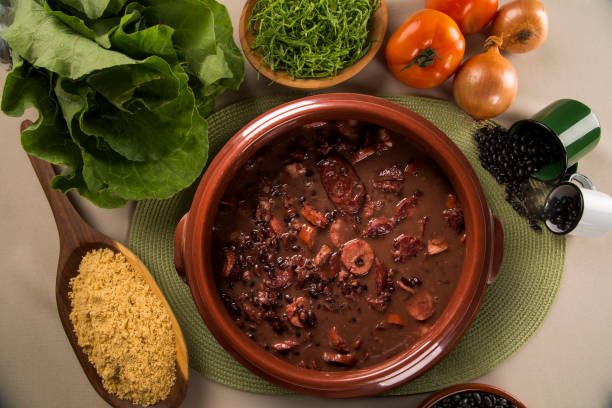 Escondidinho de Carne Seca com Purê de Mandioca Cremoso