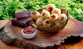 Bolinho de Batata com Salsicha: O Petisco Perfeito