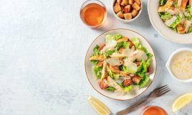 Salada Caesar com Molho Caseiro: O Segredo do Sabor de
