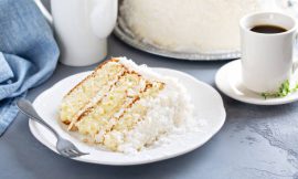 Bolo de Coco Cremoso: O Segredo da Massa que Derrete na Boca