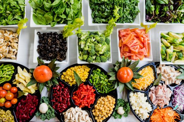Salada Colorida de Grão de Bico: Nutrição Rápida e Saborosa