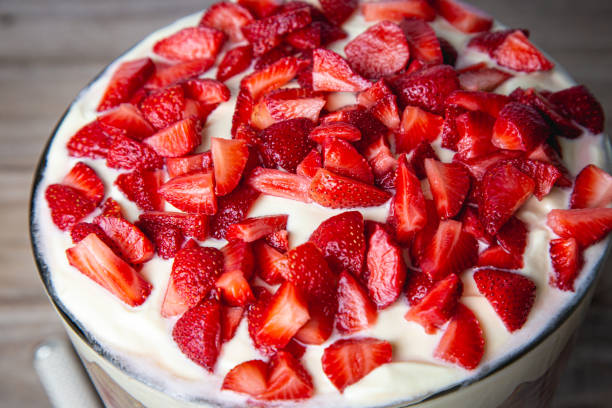 Pavê de Morango Cremoso: Segredo do Creme Firme que Não Desmancha