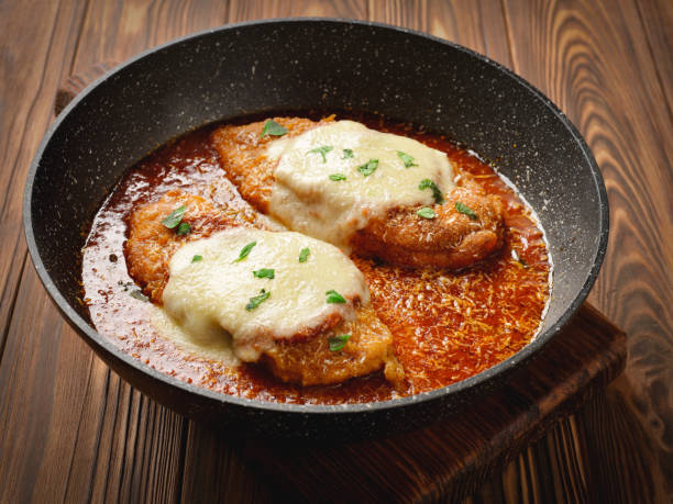 Bife à Milanesa Recheado: Queijo Puxa-Puxa e Crocância sem Bife à Milanesa Recheado: Queijo Puxa-Puxa e Crocância sem