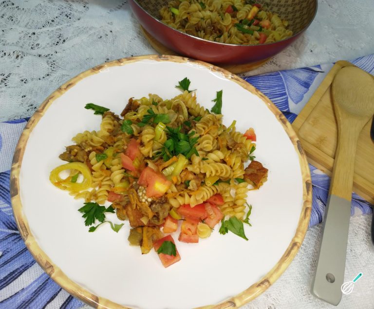 Macarronada Vegetariana Rápida e Fácil com Legumes