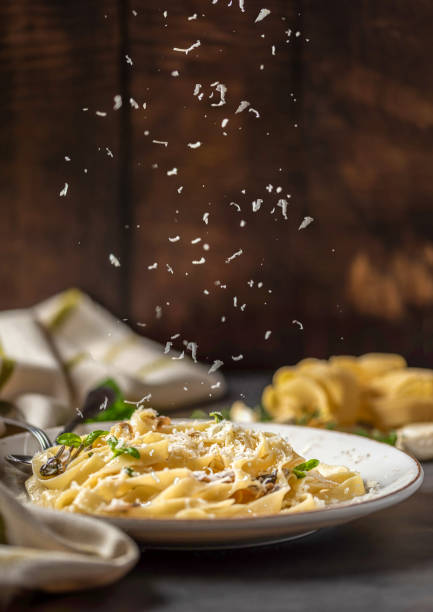 Macarrão com Queijo Cremoso: O Segredo da Crosta Gratinada