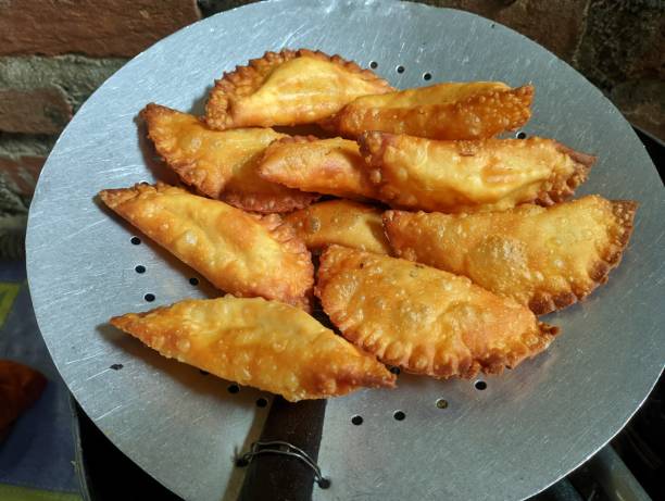 Pastel Aperitivo Crocante: O Truque da Massa que Não Encolhe