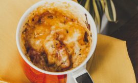 Pizza na Caneca Pronta em 3 Minutos: O Segredo do Lanche Rápido