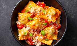 Capeleti ao Molho de Tomate Rápido: O Segredo do Micro-ondas