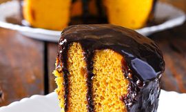Bolo de Cenoura que Não Sola: O Segredo da Massa Fofa e Úmida