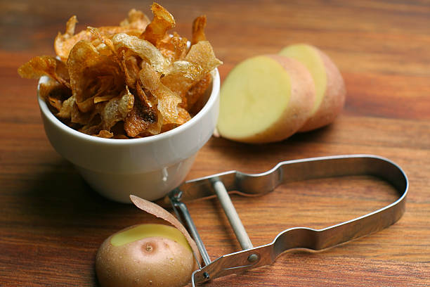 Tempurá de Casca de Batata: Como transformar sobras em petisco Tempurá de Casca de Batata: Como transformar sobras em petisco