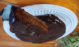 Bolo chocolate frigideira receita rápida