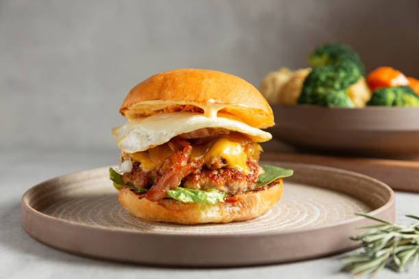 Hambúrguer Caseiro Suculento: O Segredo para a Carne não Ressecar Hambúrguer Caseiro Suculento: O Segredo para a Carne não Ressecar