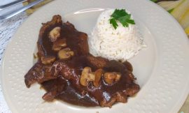 Frango Molho Madeira Cremoso: Simples e Delicioso!