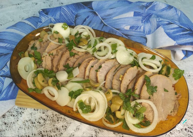 Lagarto Gelado com Molho de Azeitonas: Sabor Refrescante