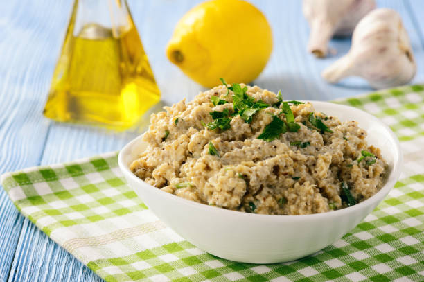 Patê de Berinjela com Alho: O Segredo para um Aperitivo Patê de Berinjela com Alho: O Segredo para um Aperitivo