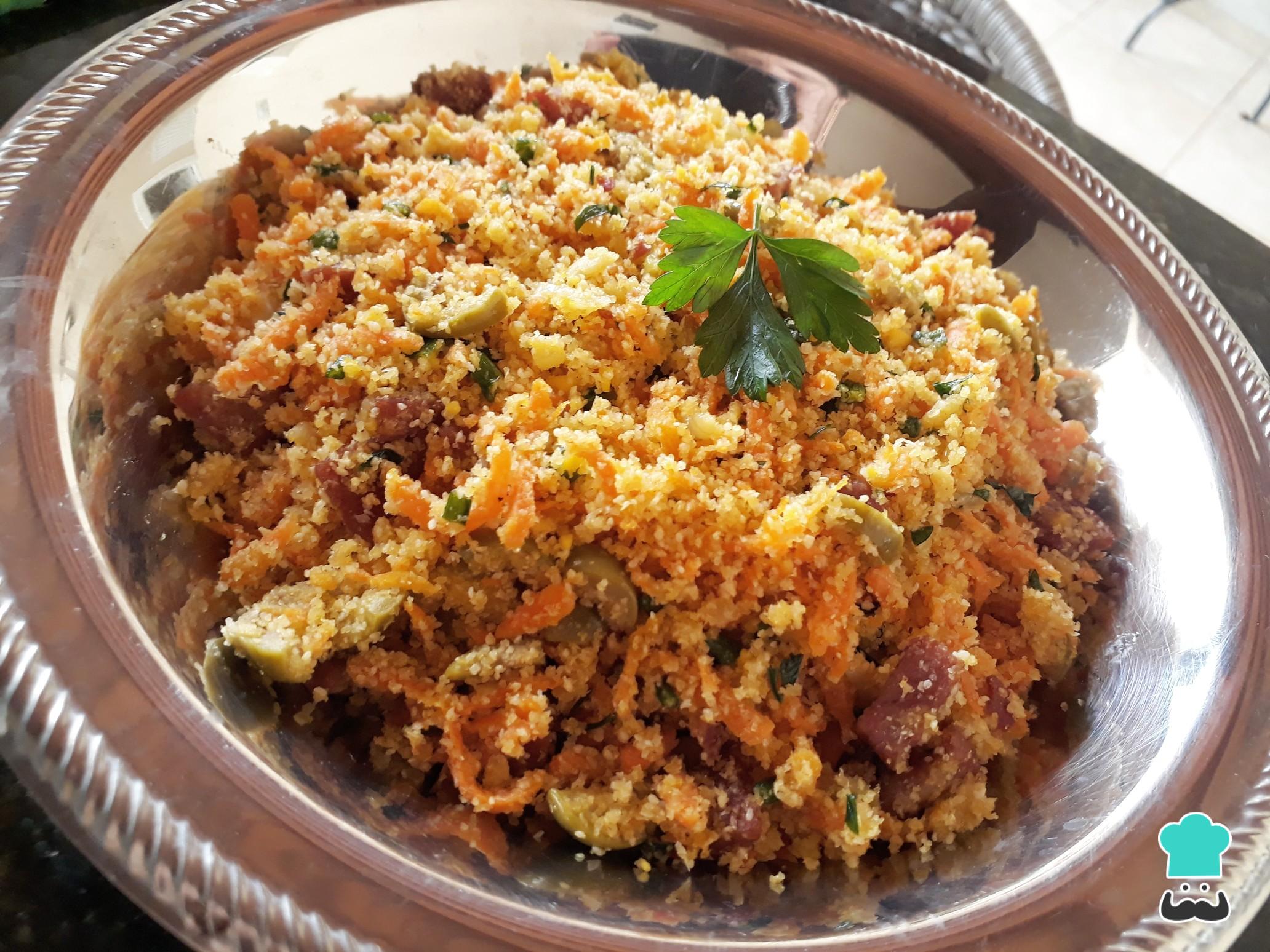 Farofa Recheada Frango Amanteigada: Úmida e Perfeita Farofa Recheada Frango Amanteigada: Úmida e Perfeita