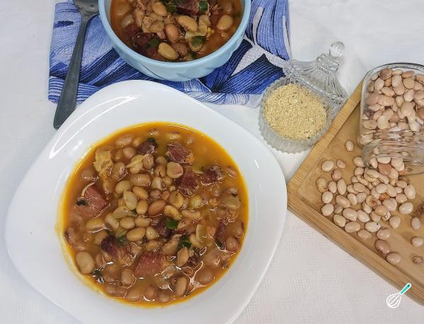 Fava com Carne Seca Nordestina: O Segredo do Cozimento Perfeito Fava com Carne Seca Nordestina: O Segredo do Cozimento Perfeito
