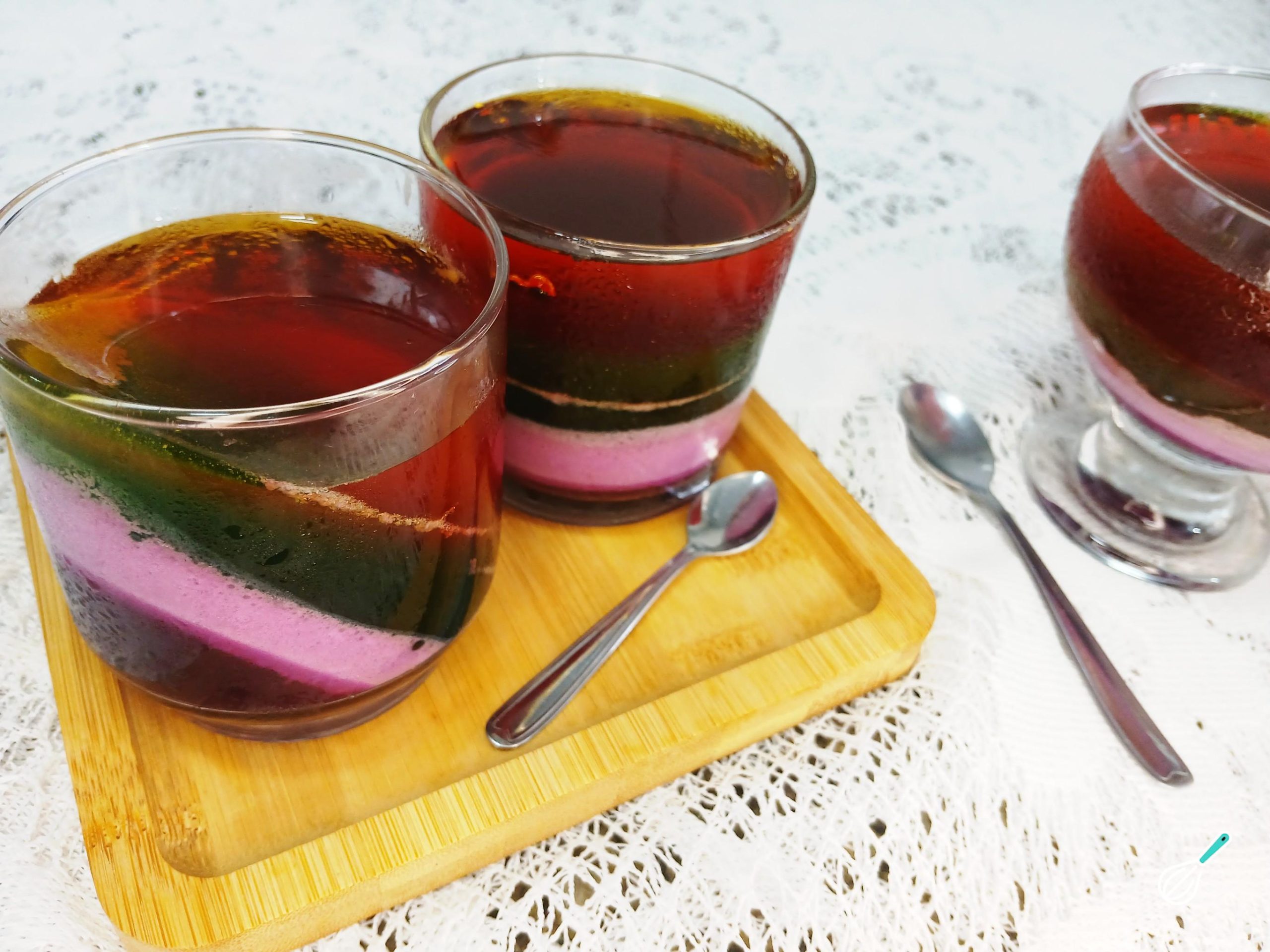 Gelatina Colorida: Camadas de Sabor Incríveis!