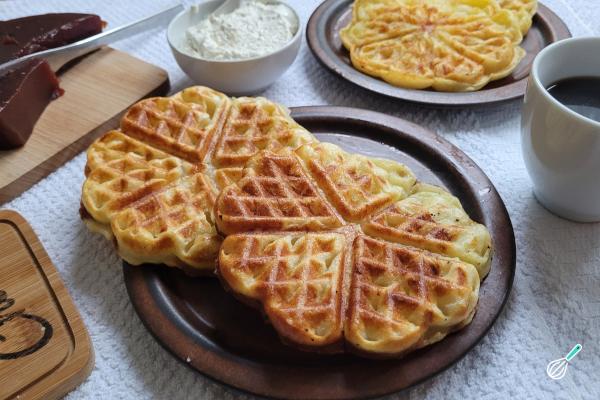 Waffle Salgado de Polvilho: Café da Manhã Inesquecível Waffle Salgado de Polvilho: Café da Manhã Inesquecível